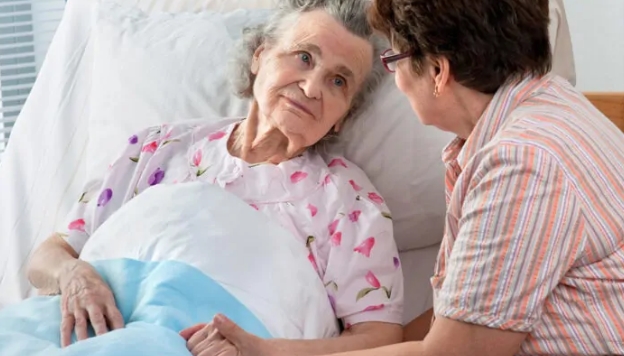 Пансионат для пожилых людей или Дом престарелых? Почему стоит обратить внимание на «Забота о близких»?