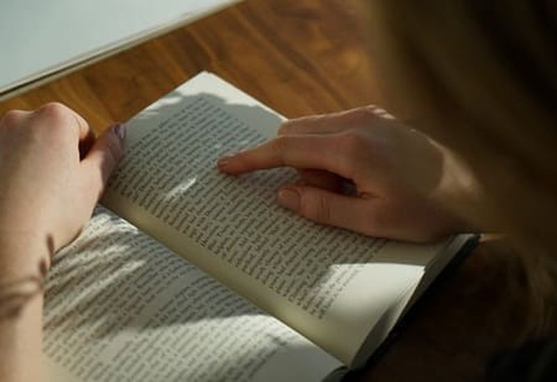 Як читання книги допоможе подолати депресію